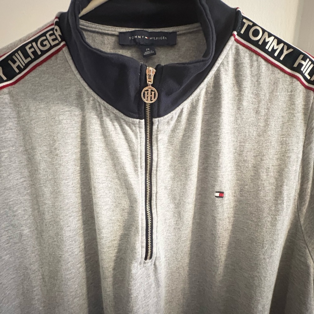 Tommy Hilfiger Men's Light Gray Quarter-Zip T-Shirt Dress with Navy Trim